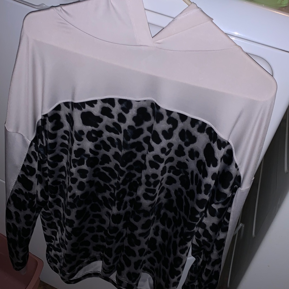 soho pullover with hood